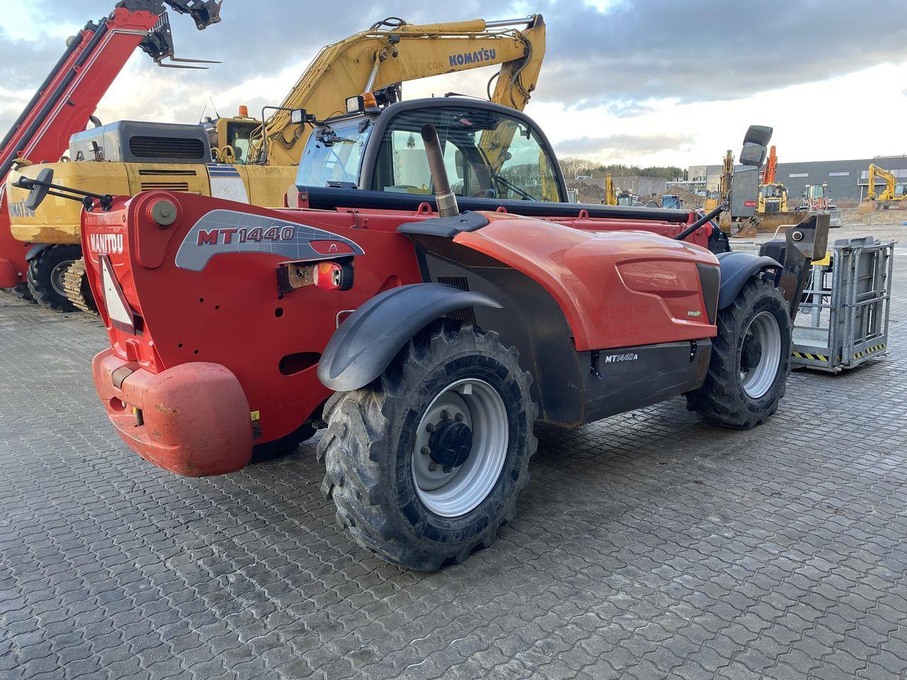 Manitou MT1440A ST3B - Teleskooplaadur: pilt 4 Manitou MT1440A ST3B - Teleskooplaadur: pilt 4