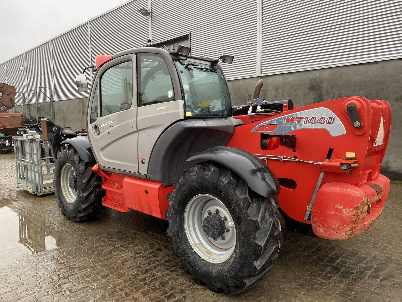 Manitou MT1440A ST3B - Teleskooplaadur: pilt 2 Manitou MT1440A ST3B - Teleskooplaadur: pilt 2