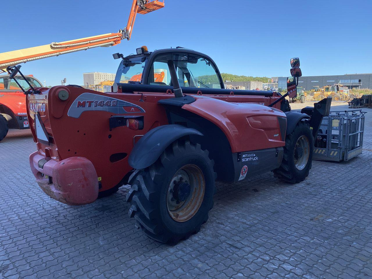 Manitou MT1440A ST3B - Teleskooplaadur: pilt 4 Manitou MT1440A ST3B - Teleskooplaadur: pilt 4