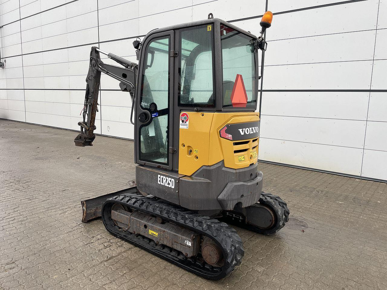Volvo ECR25 - Miniekskavaator: pilt 2 Volvo ECR25 - Miniekskavaator: pilt 2