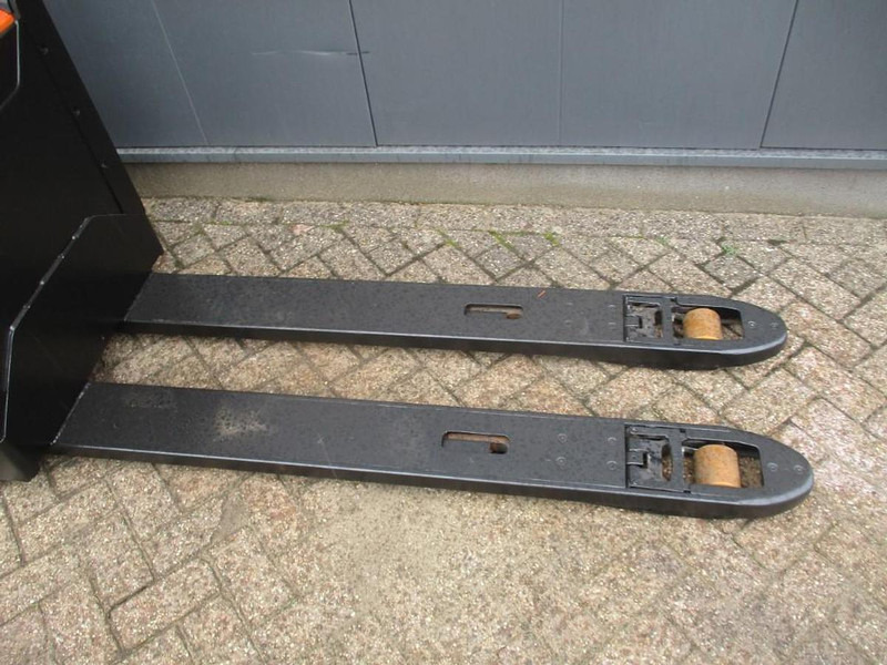 BT LPE200 - Kaubaaluste tõstuk: pilt 3 BT LPE200 - Kaubaaluste tõstuk: pilt 3