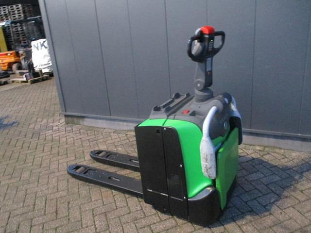 Cesab P320 - Kaubaaluste tõstuk: pilt 3 Cesab P320 - Kaubaaluste tõstuk: pilt 3