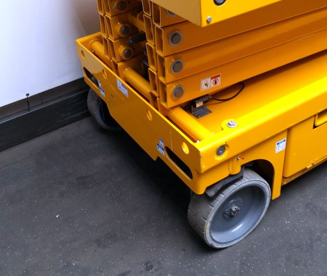 Haulotte Compact 12 - Käärlift: pilt 3 Haulotte Compact 12 - Käärlift: pilt 3