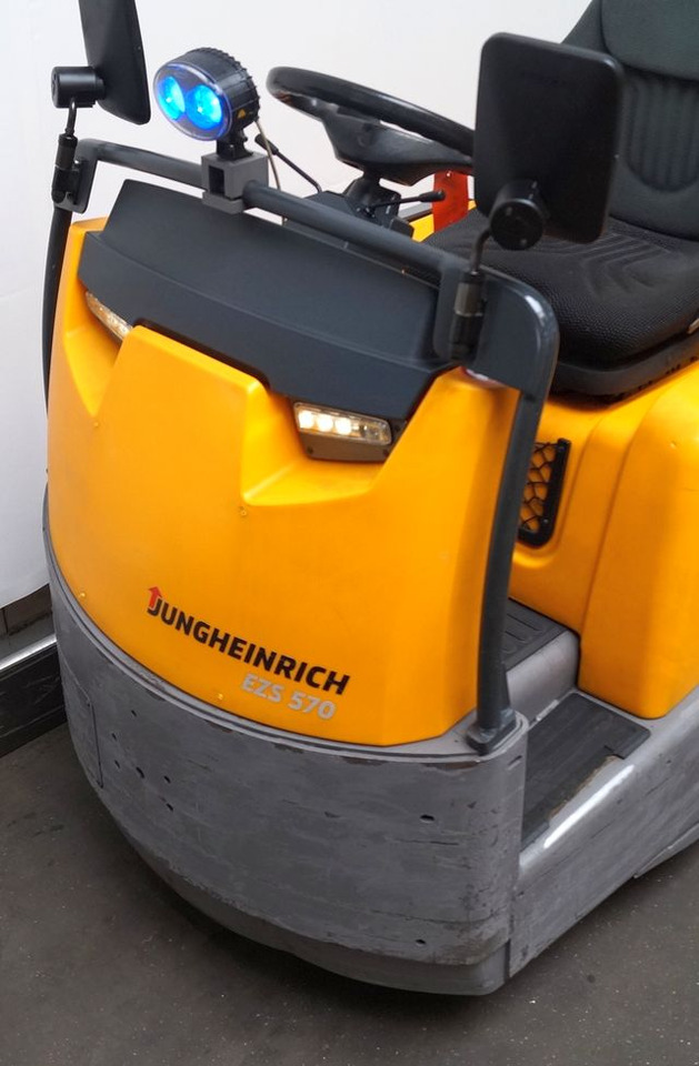 Jungheinrich EZS570 - Puksiirtraktor: pilt 3 Jungheinrich EZS570 - Puksiirtraktor: pilt 3