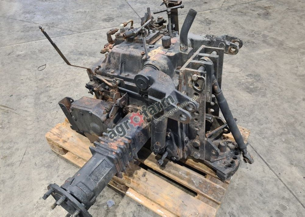 MOST TYLNY RENAULT CERES 85 - Tagatelg: pilt 2 MOST TYLNY RENAULT CERES 85 - Tagatelg: pilt 2