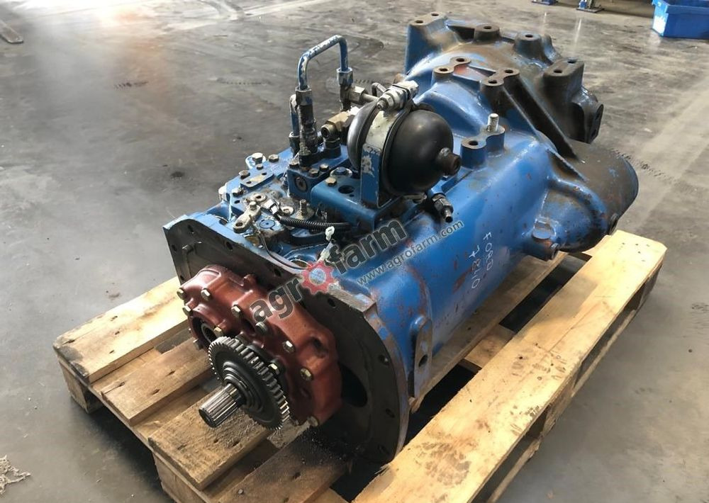 SKRZYNIA BIEGÓW FORD 7840 F0NN7003FD - Käigukast: pilt 1 SKRZYNIA BIEGÓW FORD 7840 F0NN7003FD - Käigukast: pilt 1