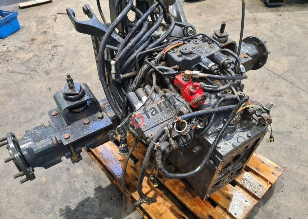 Skrzynia biegów i most tylny McCormick CX 105 xtra - Käigukast: pilt 4 Skrzynia biegów i most tylny McCormick CX 105 xtra - Käigukast: pilt 4