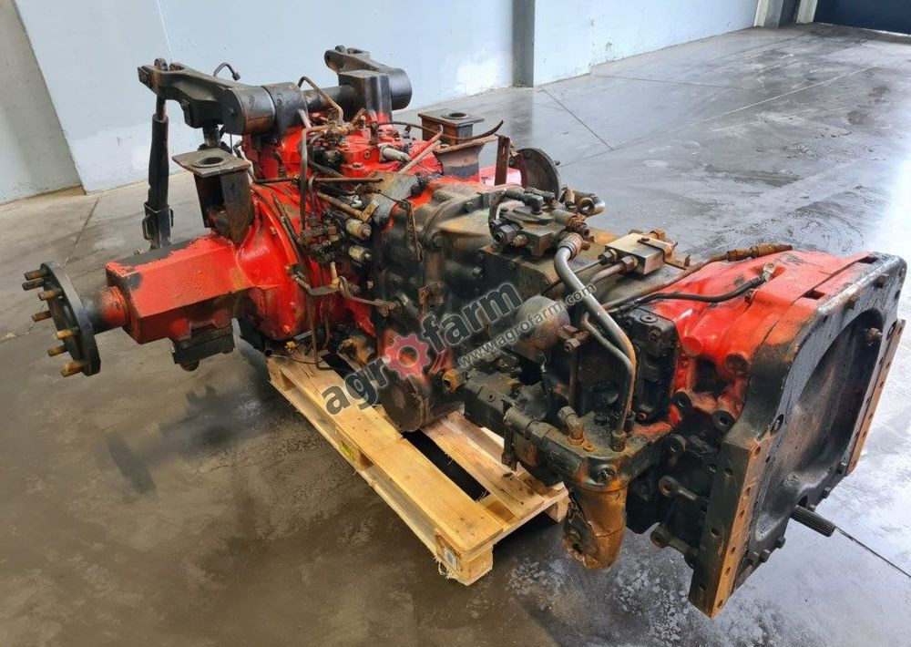 Skrzynia biegów, most tylny McCormick MTX 155 - Käigukast: pilt 1 Skrzynia biegów, most tylny McCormick MTX 155 - Käigukast: pilt 1