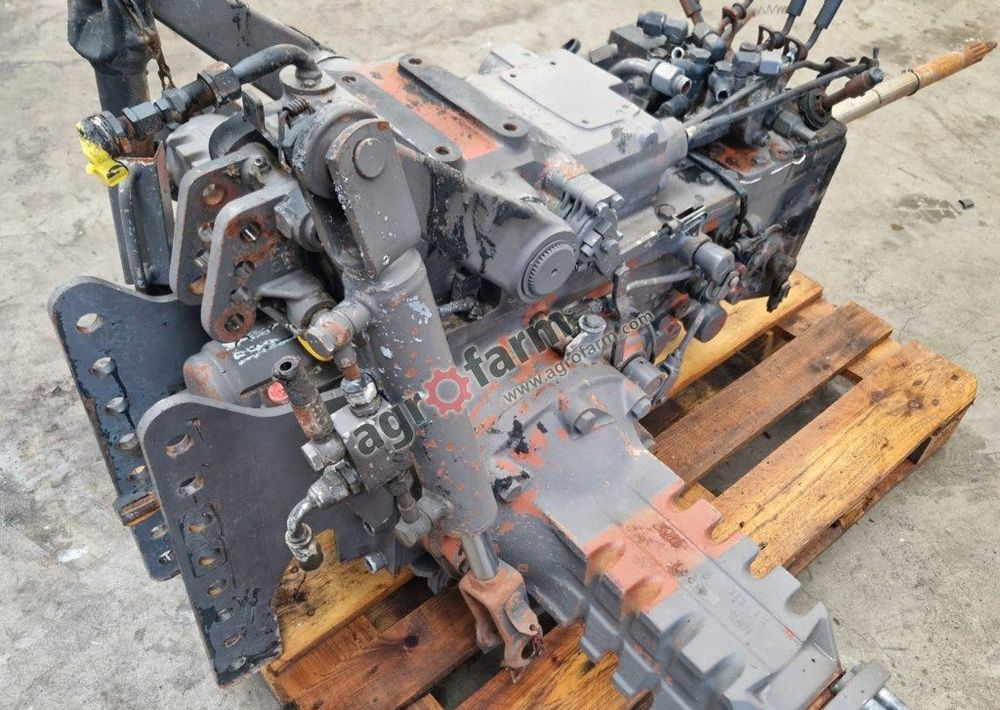 Skrzynia biegów, most tylny Renault Fructus 130 - Käigukast: pilt 4 Skrzynia biegów, most tylny Renault Fructus 130 - Käigukast: pilt 4