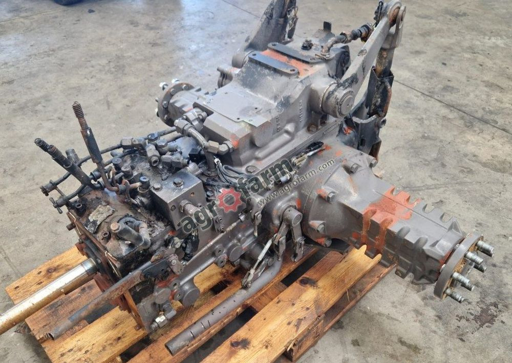 Skrzynia biegów, most tylny Renault Fructus 130 - Käigukast: pilt 2 Skrzynia biegów, most tylny Renault Fructus 130 - Käigukast: pilt 2