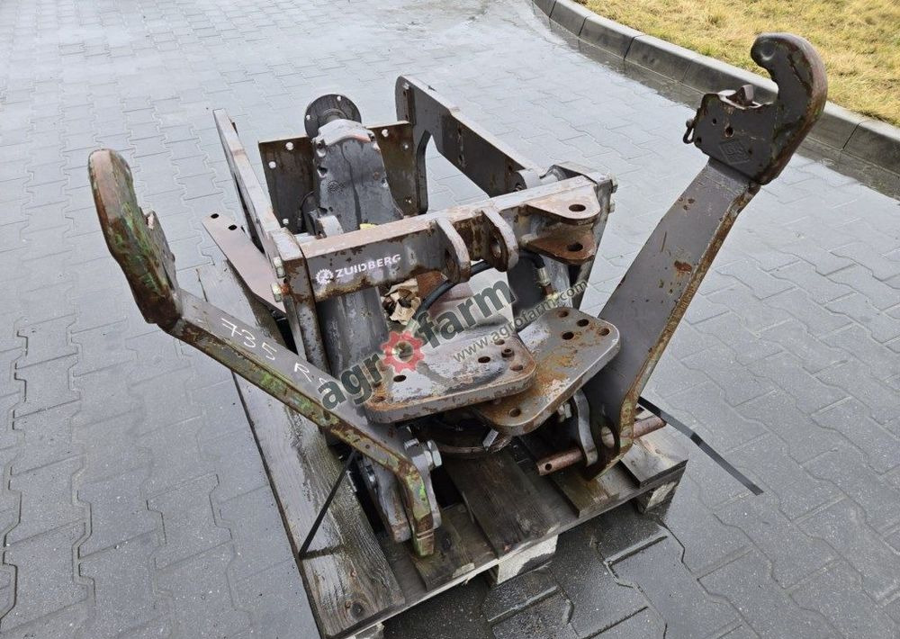 TUZ, przedni podnośnik, WOM, Renault Ares 735 - Pealisehitus ja välispind - Traktor: pilt 1 TUZ, przedni podnośnik, WOM, Renault Ares 735 - Pealisehitus ja välispind - Traktor: pilt 1