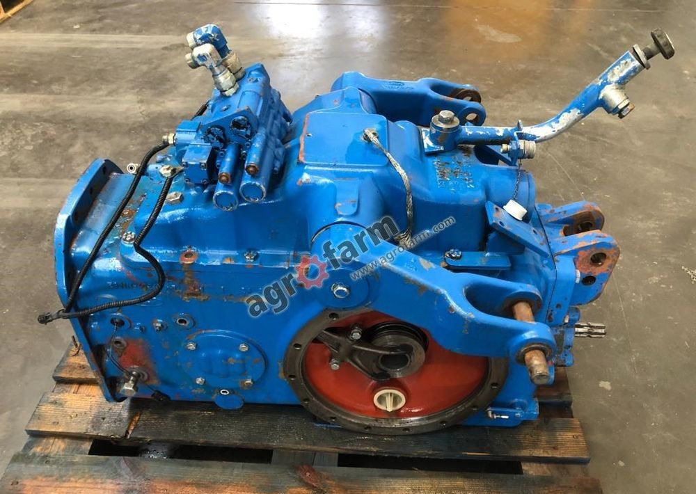 TYLNY MOST FORD 7840 E9NN4024HD - Tagatelg: pilt 3 TYLNY MOST FORD 7840 E9NN4024HD - Tagatelg: pilt 3