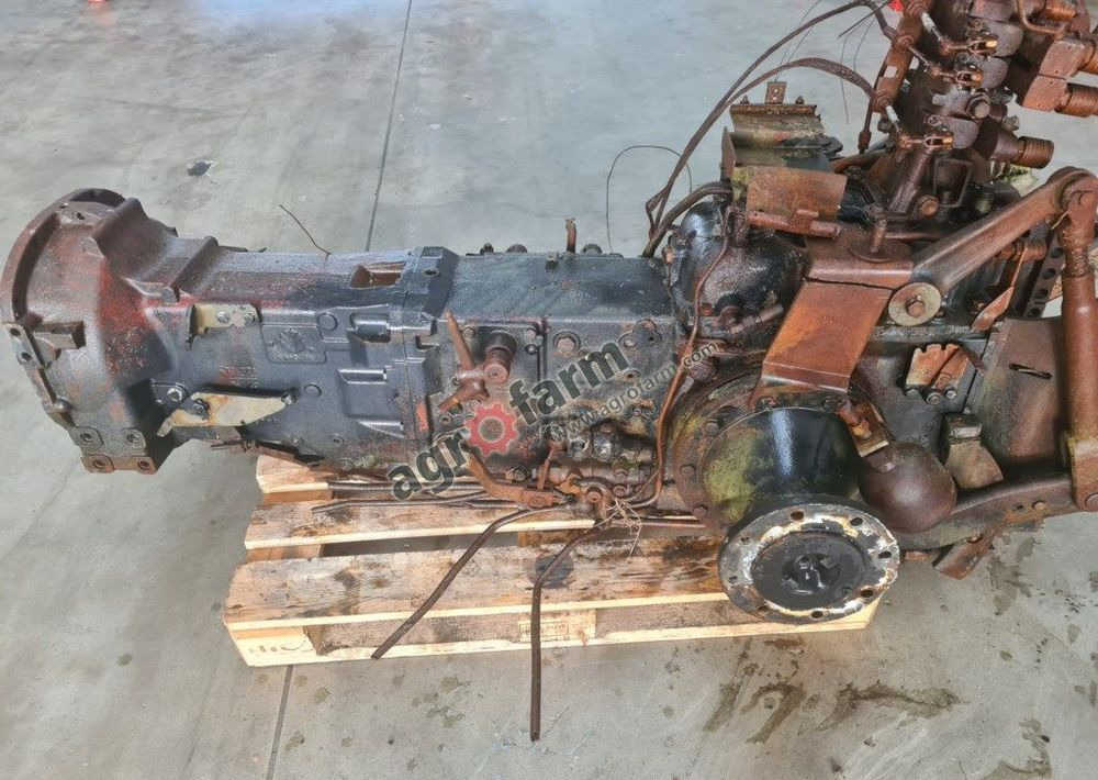 TYLNY MOST I SKRZYNIA BIEGÓW NEW HOLLAND TN70F - Käigukast: pilt 3 TYLNY MOST I SKRZYNIA BIEGÓW NEW HOLLAND TN70F - Käigukast: pilt 3