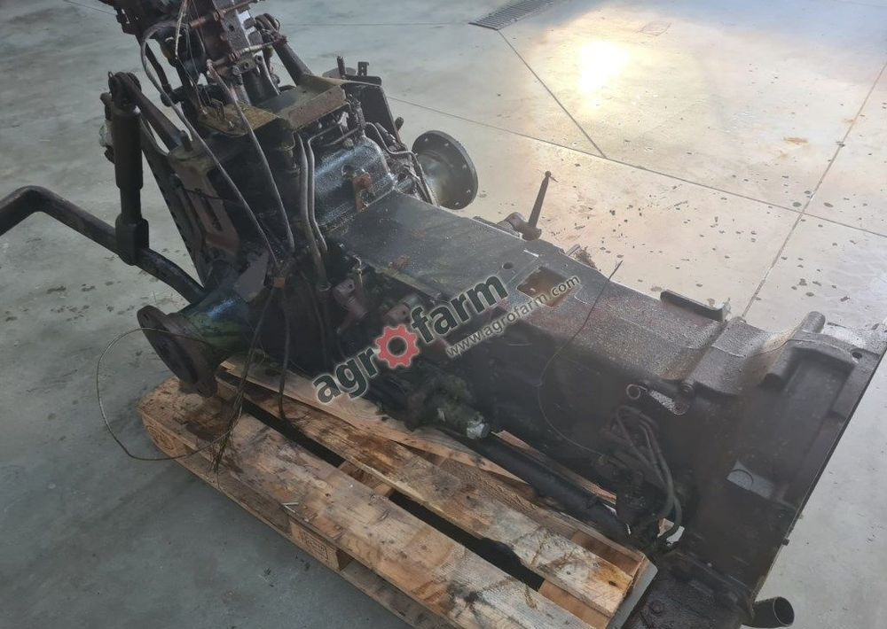 TYLNY MOST I SKRZYNIA BIEGÓW NEW HOLLAND TN70F - Käigukast: pilt 2 TYLNY MOST I SKRZYNIA BIEGÓW NEW HOLLAND TN70F - Käigukast: pilt 2