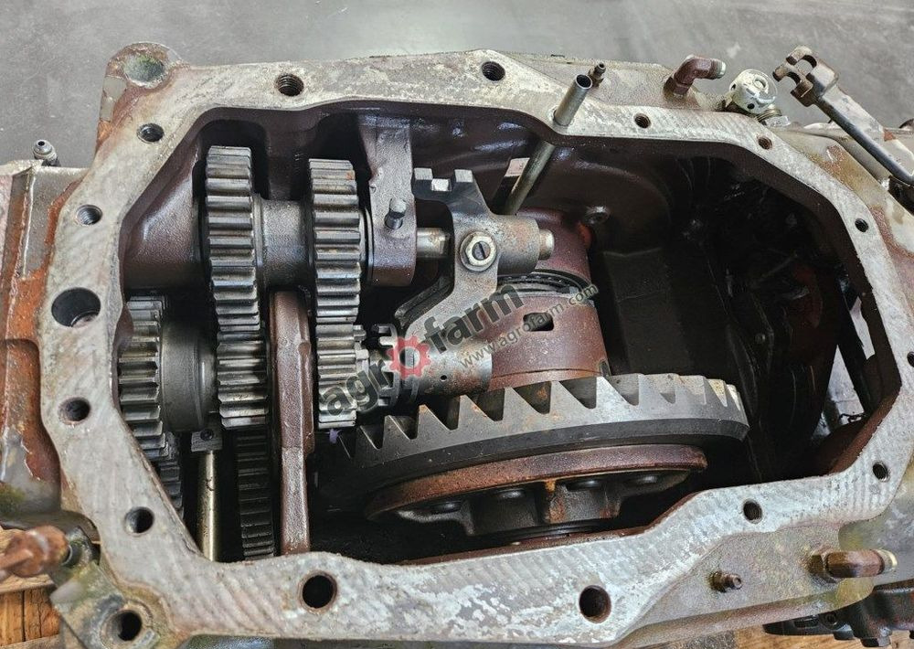 TYLNY MOST MASSEY FERGUSON 3070 3382213M4 - Käigukast: pilt 2 TYLNY MOST MASSEY FERGUSON 3070 3382213M4 - Käigukast: pilt 2