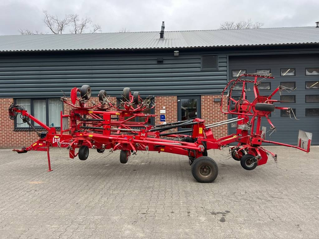 Lely Lotus 1325 - Kaarutaja/ Reha: pilt 2 Lely Lotus 1325 - Kaarutaja/ Reha: pilt 2
