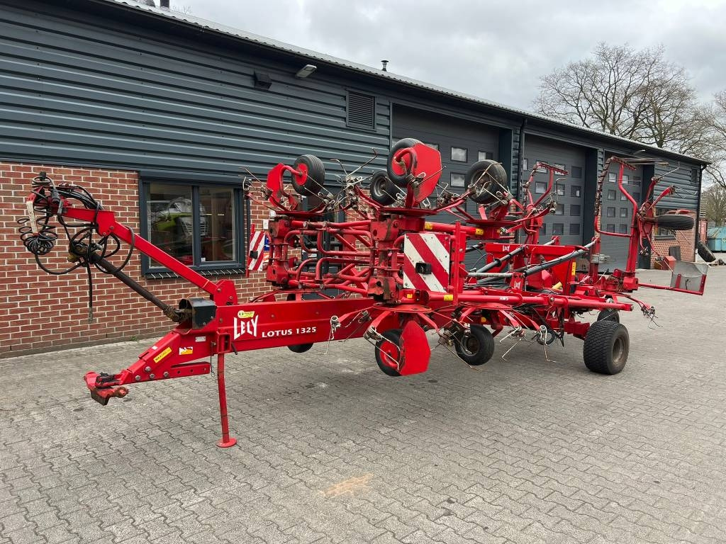 Lely Lotus 1325 - Kaarutaja/ Reha: pilt 1 Lely Lotus 1325 - Kaarutaja/ Reha: pilt 1