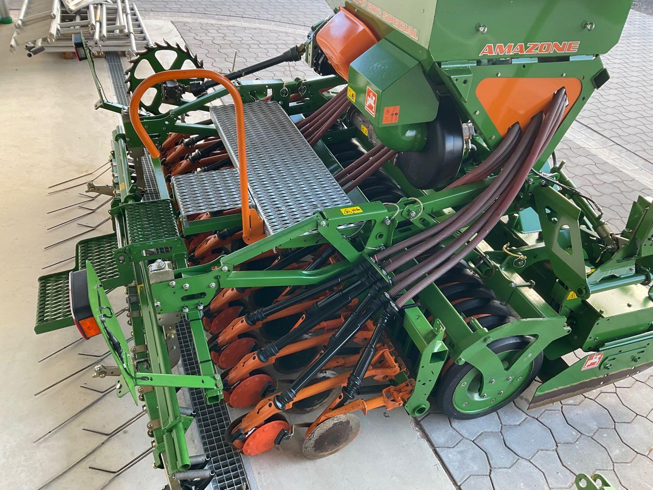 Amazone ADP 303 Spezial, KX 3000 - Kombain-külvimasin: pilt 2 Amazone ADP 303 Spezial, KX 3000 - Kombain-külvimasin: pilt 2