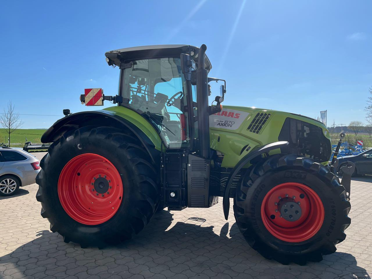 CLAAS Axion 870 C-Matic - Traktor: pilt 3 CLAAS Axion 870 C-Matic - Traktor: pilt 3