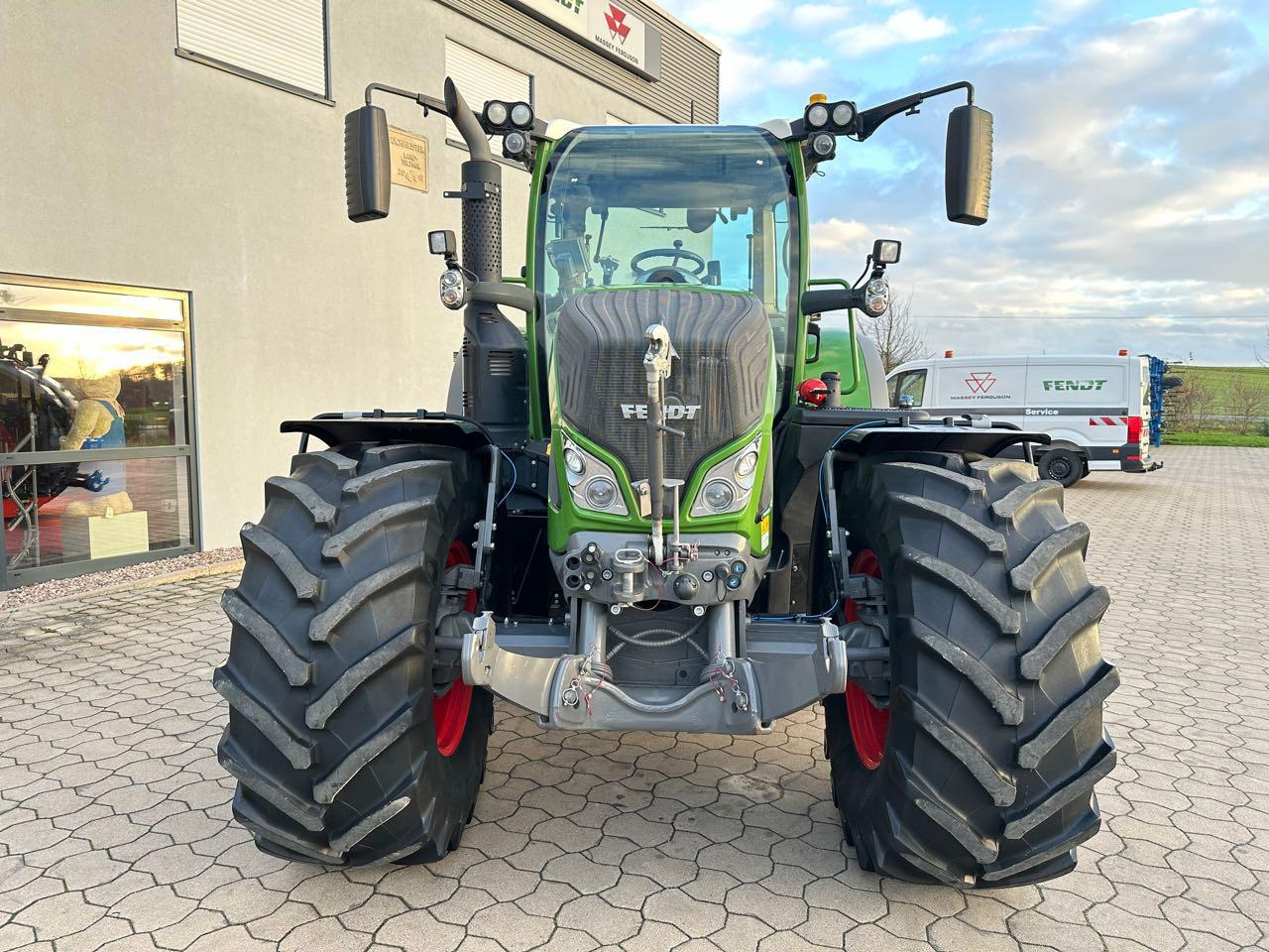 Fendt 724 Vario S4ProfiPlus - Traktor: pilt 2 Fendt 724 Vario S4ProfiPlus - Traktor: pilt 2