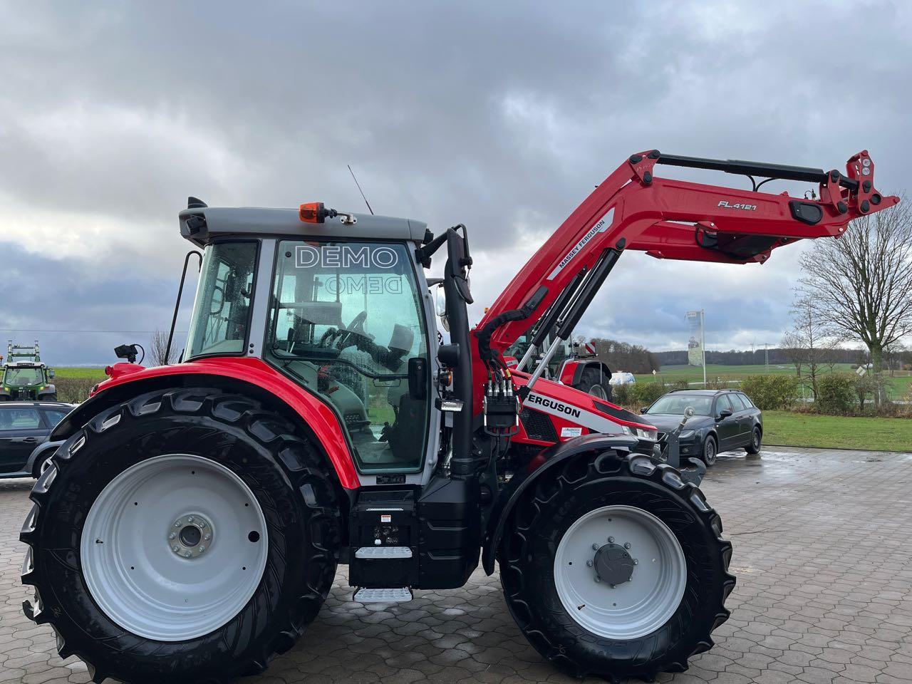 Massey Ferguson 5S. 125 Dyna-6 - Traktor: pilt 2 Massey Ferguson 5S. 125 Dyna-6 - Traktor: pilt 2