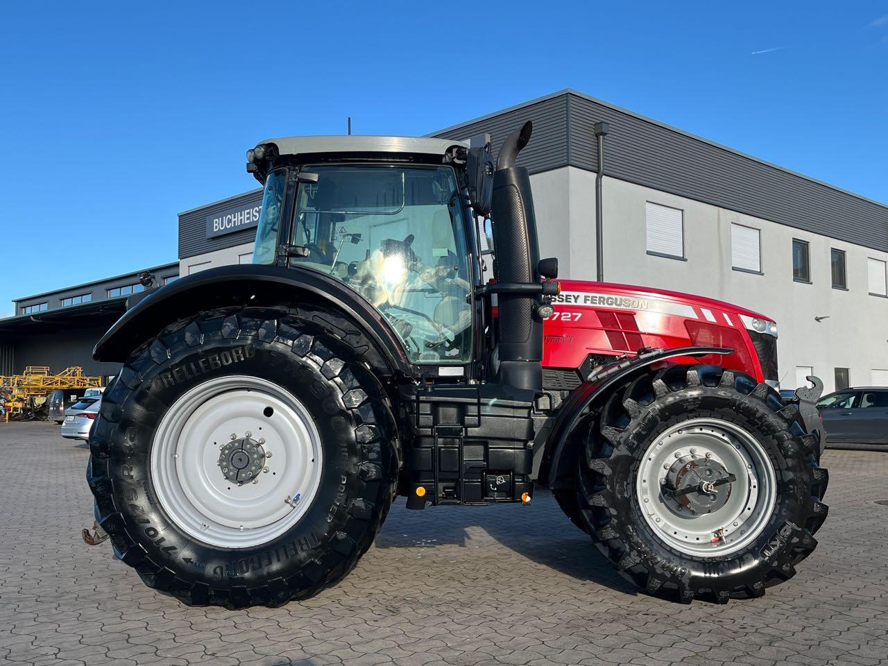 Massey Ferguson 8727 Dyna-VT - Traktor: pilt 1 Massey Ferguson 8727 Dyna-VT - Traktor: pilt 1