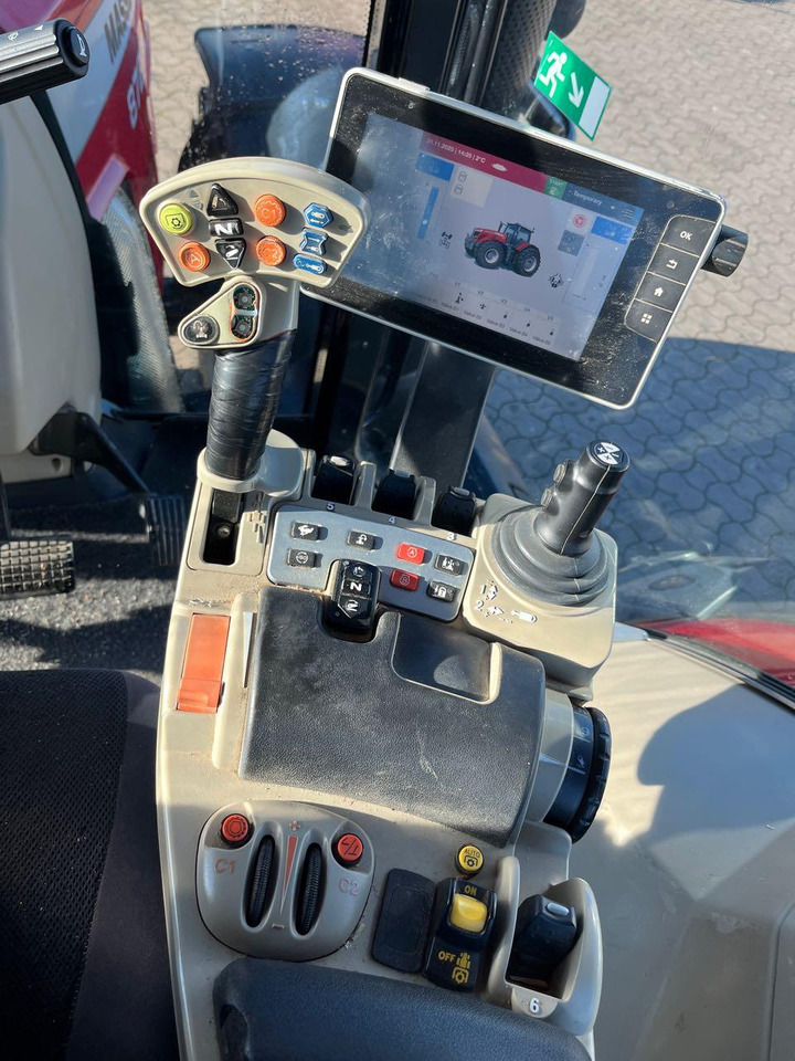 Massey Ferguson 8727 Dyna-VT - Traktor: pilt 5 Massey Ferguson 8727 Dyna-VT - Traktor: pilt 5