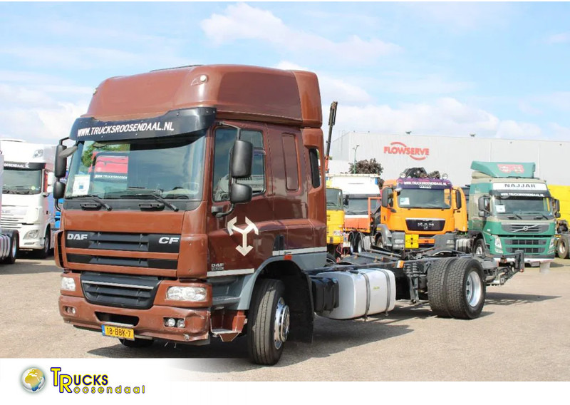 DAF CF 65 220 + lift + euro 5 - Kabiinišassiiga veoauto: pilt 1 DAF CF 65 220 + lift + euro 5 - Kabiinišassiiga veoauto: pilt 1