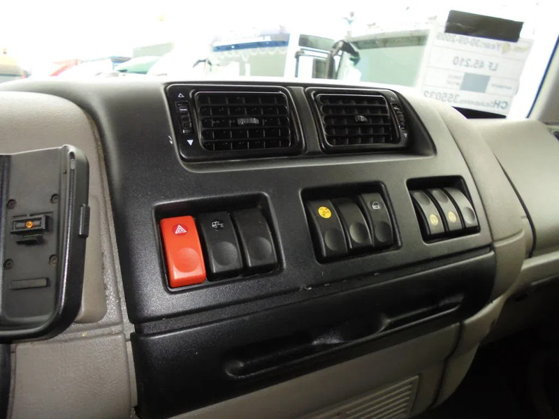 Kasti veoauto DAF LF 45 210 + 12T + Euro 5 + Dhollandia Lift: pilt 12