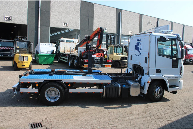 Iveco Eurocargo 100e18 +EURO 5 + HOOK SYSTEM - Konkstõstukiga veoauto: pilt 4 Iveco Eurocargo 100e18 +EURO 5 + HOOK SYSTEM - Konkstõstukiga veoauto: pilt 4
