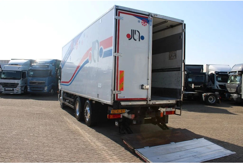 Iveco Stralis 310 + 6X2 EURO 5 + CARRIER + LIFT - Külmutiga veoauto: pilt 3 Iveco Stralis 310 + 6X2 EURO 5 + CARRIER + LIFT - Külmutiga veoauto: pilt 3