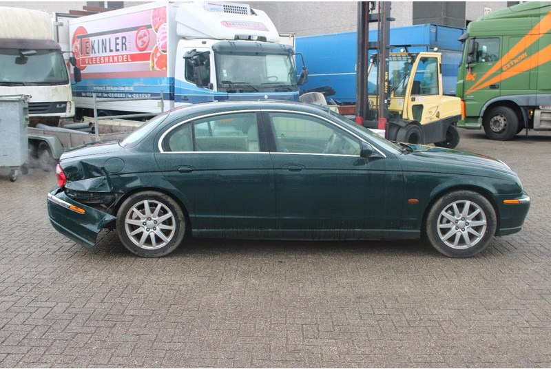 Jaguar S-TYPE 3.0 V6 EXECUTIVE +EURO 3 - Sedaan: pilt 4 Jaguar S-TYPE 3.0 V6 EXECUTIVE +EURO 3 - Sedaan: pilt 4