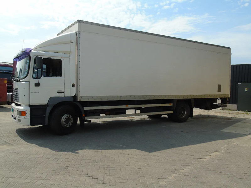 MAN L 220 + MANUAL + EURO 2 + DHOLLANDIA + 19T - Kasti veoauto: pilt 2 MAN L 220 + MANUAL + EURO 2 + DHOLLANDIA + 19T - Kasti veoauto: pilt 2