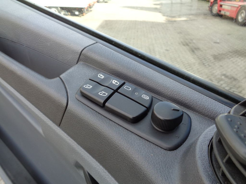 Kasti veoauto Mercedes-Benz AXOR 1823 + Dhollandia Lift: pilt 16 Kasti veoauto Mercedes-Benz AXOR 1823 + Dhollandia Lift: pilt 16