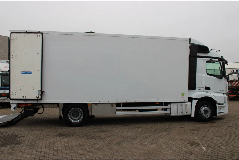 Mercedes-Benz Actros 2027 + EURO 6 + 19T - Külmutiga veoauto: pilt 4 Mercedes-Benz Actros 2027 + EURO 6 + 19T - Külmutiga veoauto: pilt 4
