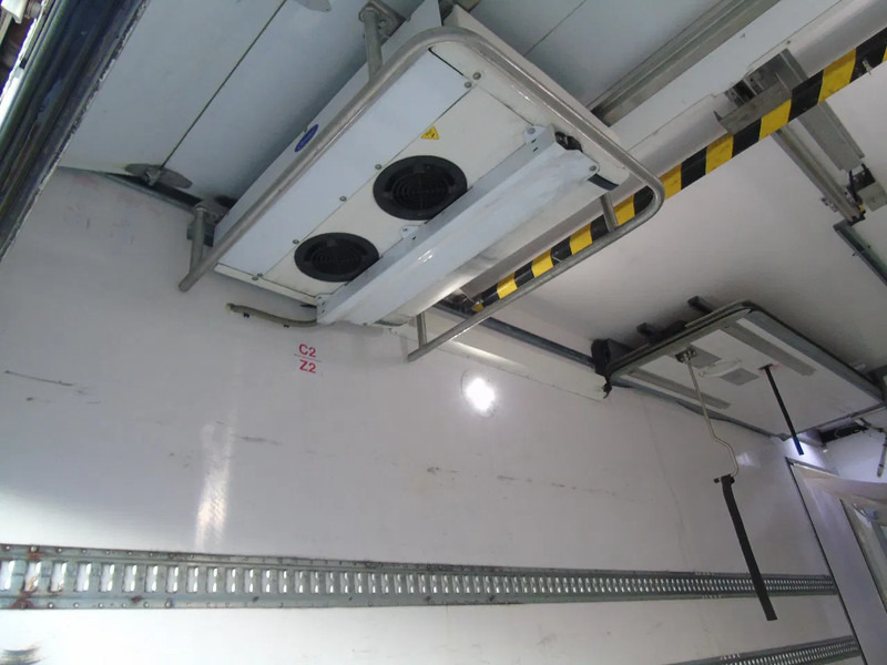 Mercedes-Benz Antos 1932 + EURO 6 + CARRIER + LIFT - Külmutiga veoauto: pilt 5 Mercedes-Benz Antos 1932 + EURO 6 + CARRIER + LIFT - Külmutiga veoauto: pilt 5