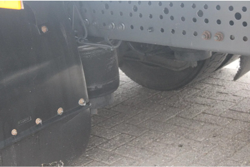 Kasti veoauto Mercedes-Benz Antos 360 + euro 6 + lift: pilt 12