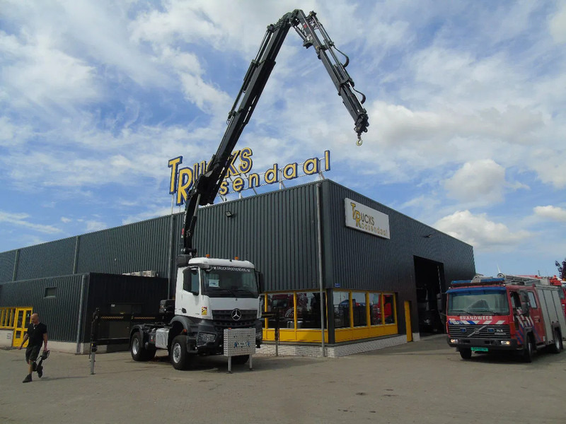 Mercedes-Benz Arocs 2051 + 4X4 + HIAB 302 E6 / JIB 70 X 4 + 10 EXTENTSIONS (512hours) - Kraanaga veoauto: pilt 3 Mercedes-Benz Arocs 2051 + 4X4 + HIAB 302 E6 / JIB 70 X 4 + 10 EXTENTSIONS (512hours) - Kraanaga veoauto: pilt 3