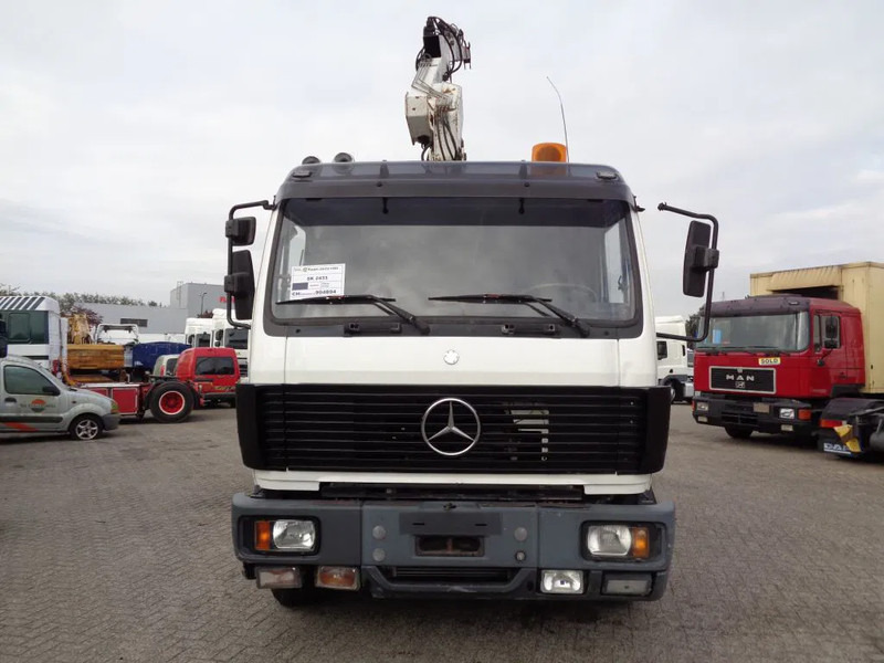 Mercedes-Benz SK 2433 + Semi-Auto + PTO + Serie 14 Crane + 3 pedals - Kraanaga veoauto: pilt 2 Mercedes-Benz SK 2433 + Semi-Auto + PTO + Serie 14 Crane + 3 pedals - Kraanaga veoauto: pilt 2