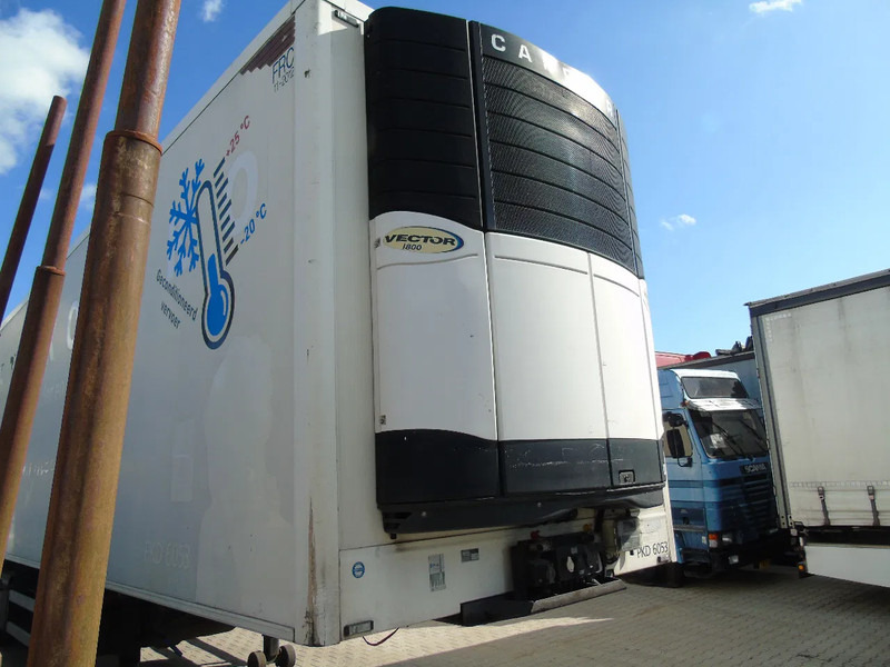 Pacton 3x SAF + carrier vector 1800 + lift - Külmutiga poolhaagis: pilt 2 Pacton 3x SAF + carrier vector 1800 + lift - Külmutiga poolhaagis: pilt 2