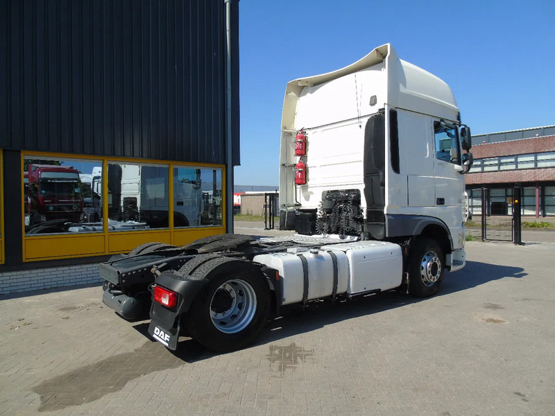DAF XF 106.460 + EURO 6 SUPER SPACE CAB + INTARDER - Sadulveok: pilt 4 DAF XF 106.460 + EURO 6 SUPER SPACE CAB + INTARDER - Sadulveok: pilt 4