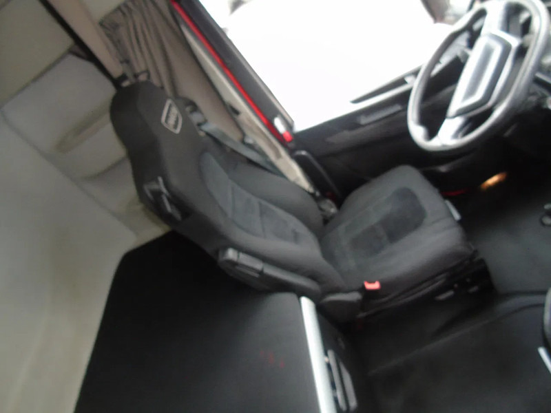 Sadulveok Iveco S-WAY 460 + LNG + 10 PIECES IN STOCK: pilt 8 Sadulveok Iveco S-WAY 460 + LNG + 10 PIECES IN STOCK: pilt 8