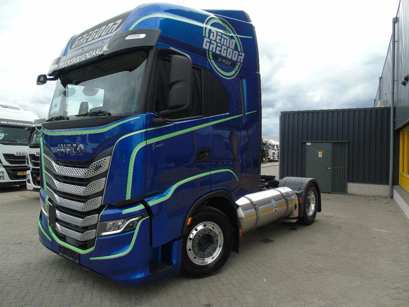 Iveco S-WAY 460 + LNG + LOW KM !!!! + FULL OPTION - Sadulveok: pilt 2 Iveco S-WAY 460 + LNG + LOW KM !!!! + FULL OPTION - Sadulveok: pilt 2