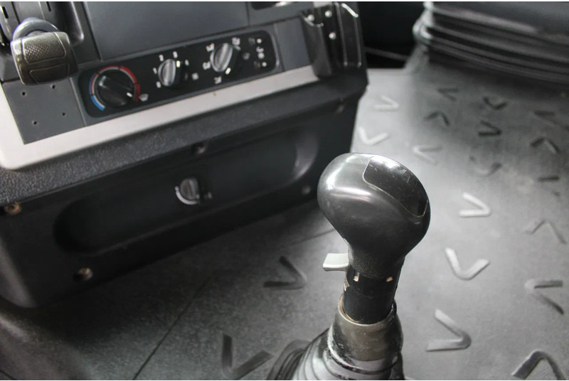 Iveco Stralis 420 + EURO 5 + STEERING 6X2 + MANUAL - Sadulveok: pilt 4 Iveco Stralis 420 + EURO 5 + STEERING 6X2 + MANUAL - Sadulveok: pilt 4
