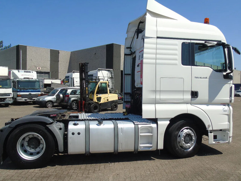 MAN TGX 18.440 + EURO 5 + SPOILER - Sadulveok: pilt 4 MAN TGX 18.440 + EURO 5 + SPOILER - Sadulveok: pilt 4