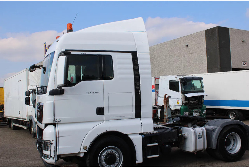 MAN TGX 18.480 + EURO 6 + 4x4 hydro + MANUAL + SPOILER - Sadulveok: pilt 3 MAN TGX 18.480 + EURO 6 + 4x4 hydro + MANUAL + SPOILER - Sadulveok: pilt 3