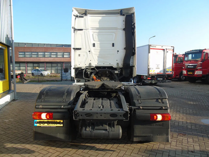 Mercedes-Benz Actros 1942 + EURO 6 + SPOILER - Sadulveok: pilt 4 Mercedes-Benz Actros 1942 + EURO 6 + SPOILER - Sadulveok: pilt 4