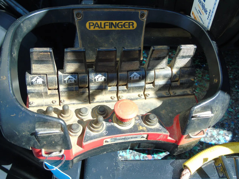 Scania P 380 + PALFINGER PK18.500 5x EXTENTION + 6X2 + STEERING AXLE + REMOTE - Kraanaga veoauto: pilt 5 Scania P 380 + PALFINGER PK18.500 5x EXTENTION + 6X2 + STEERING AXLE + REMOTE - Kraanaga veoauto: pilt 5