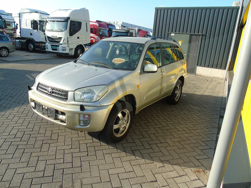 Toyota RAV4 + 4X4 + AUTOMAT + PETROL - Maastur: pilt 2 Toyota RAV4 + 4X4 + AUTOMAT + PETROL - Maastur: pilt 2