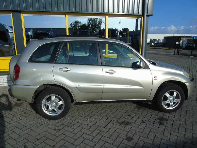 Toyota RAV4 + 4X4 + AUTOMAT + PETROL - Maastur: pilt 3 Toyota RAV4 + 4X4 + AUTOMAT + PETROL - Maastur: pilt 3